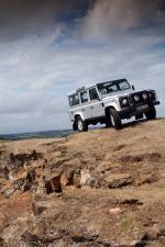 Land Rover Defender 2006 года